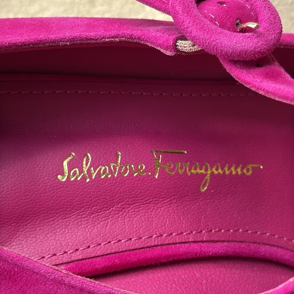 Salvatore Ferragamo Ortensia 55 Suede Pumps - Picture 4 of 16